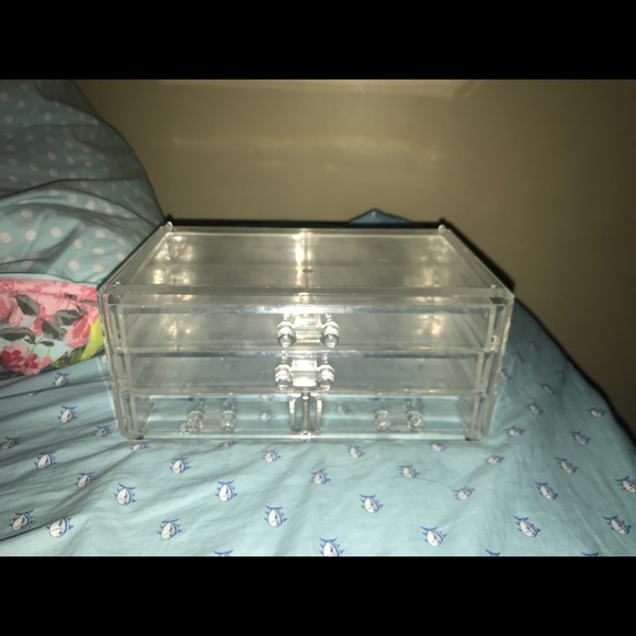 Acrylic makeup organizer - Picture 2 of 2